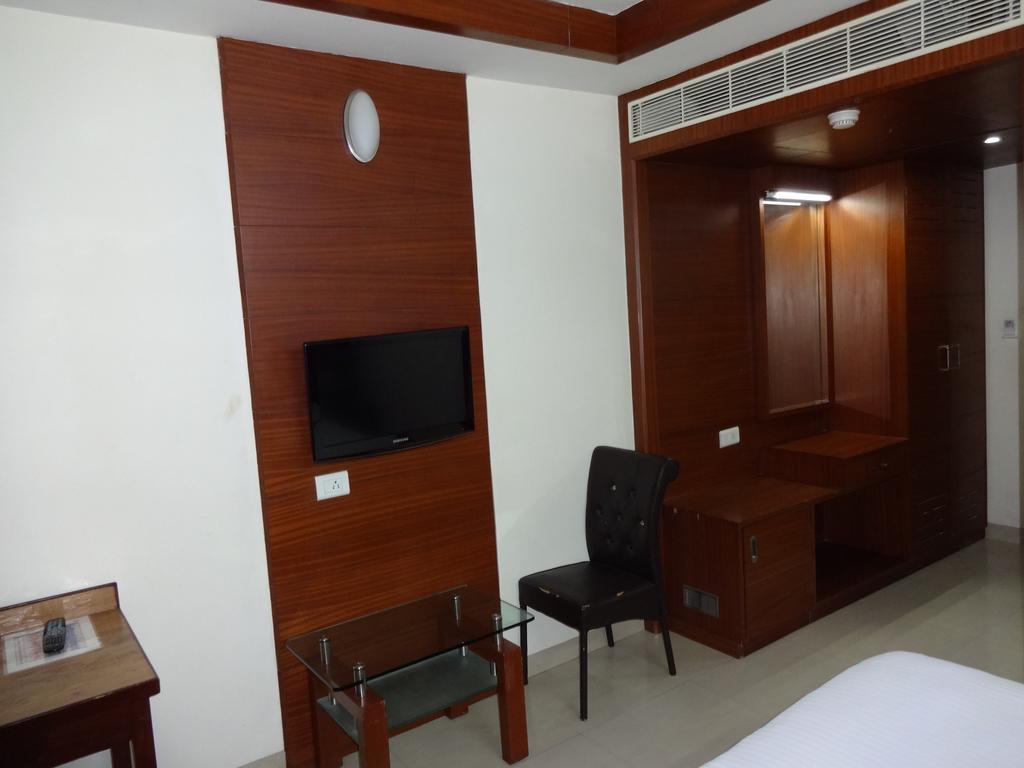 La Hospin Hotel Rajahmundry Room photo